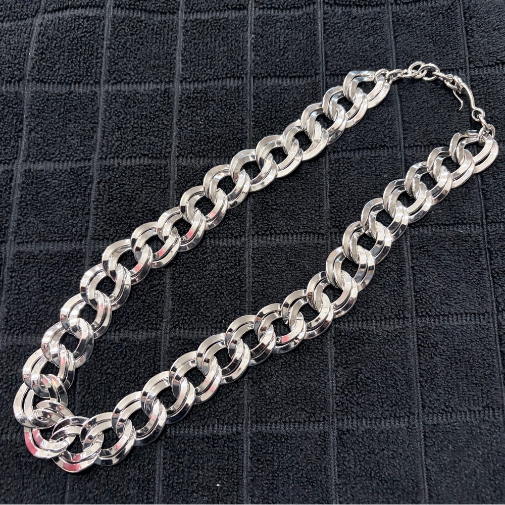 Monet Vintage 1980’s Elegant Silver Chain Necklace